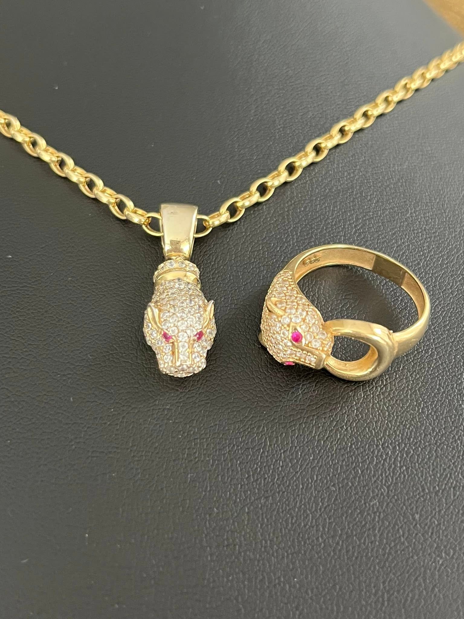 Луксозен златен комплект Cartier